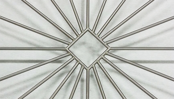 Fenstergitter Edelstahl - Modell Sonne Karo Detailfoto